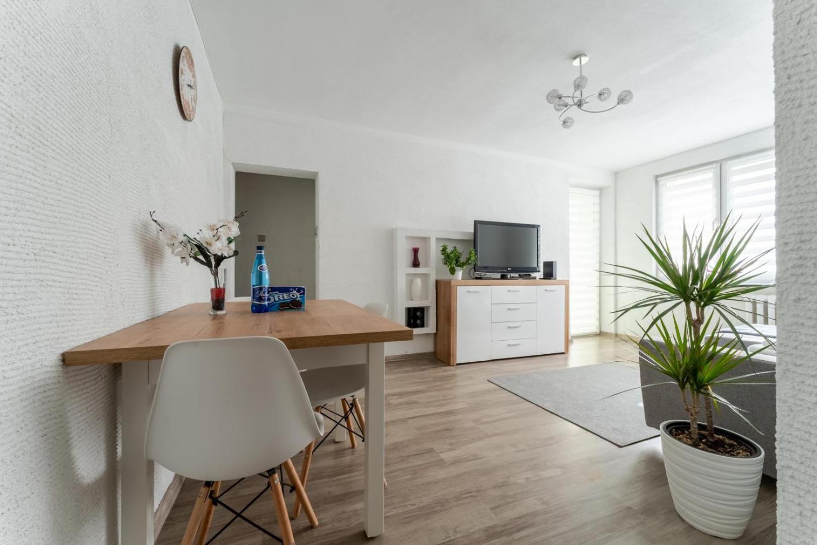 Apartament Gold - 2 Osobne Sypialnie Z Balkonem - Spaceapart Jelenia Góra Buitenkant foto