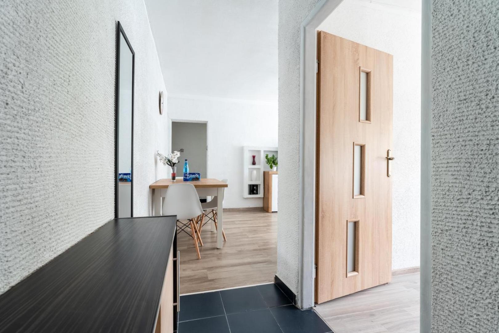 Apartament Gold - 2 Osobne Sypialnie Z Balkonem - Spaceapart Jelenia Góra Buitenkant foto